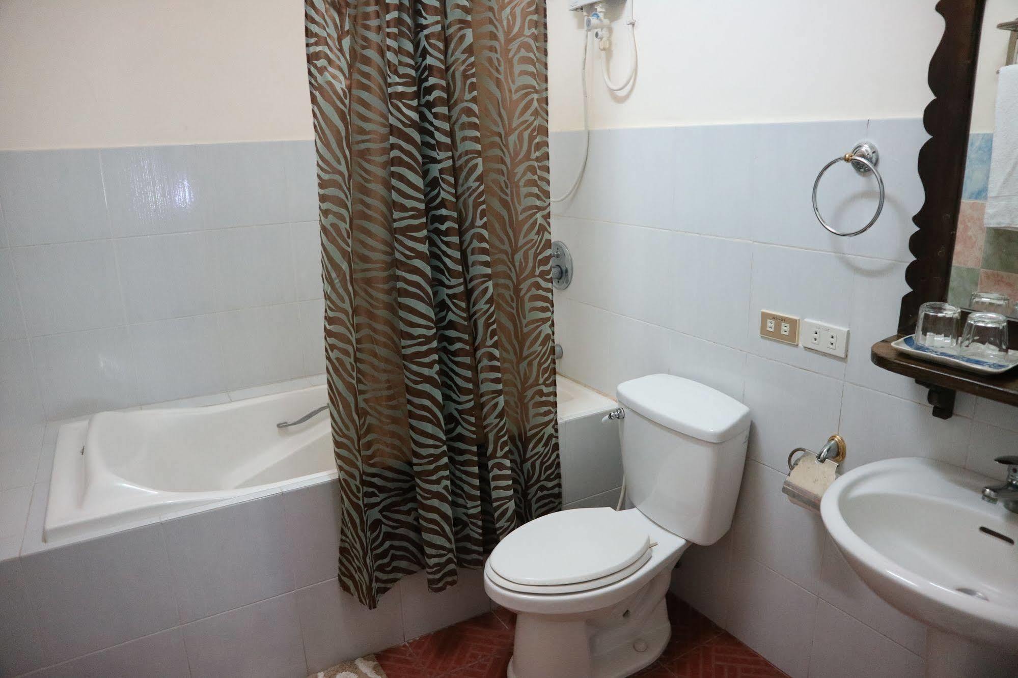 Casa La Granja Ξενοδοχείο Iloilo City Εξωτερικό φωτογραφία